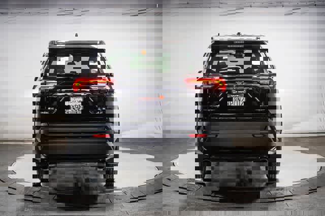 Used 2020 Toyota RAV4 XLE image 5