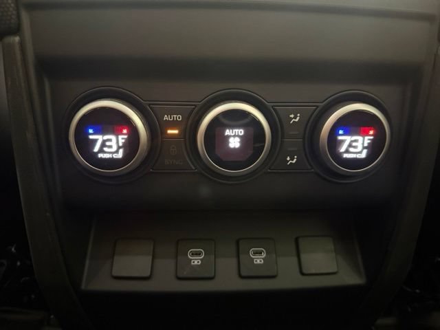 Used 2024 Land Rover Defender 90 V8 AWD/4WD image 22