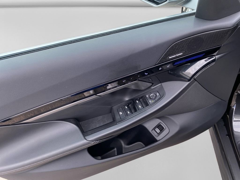 Used 2024 BMW 530i 530i Premium w/ Premium Package image 14