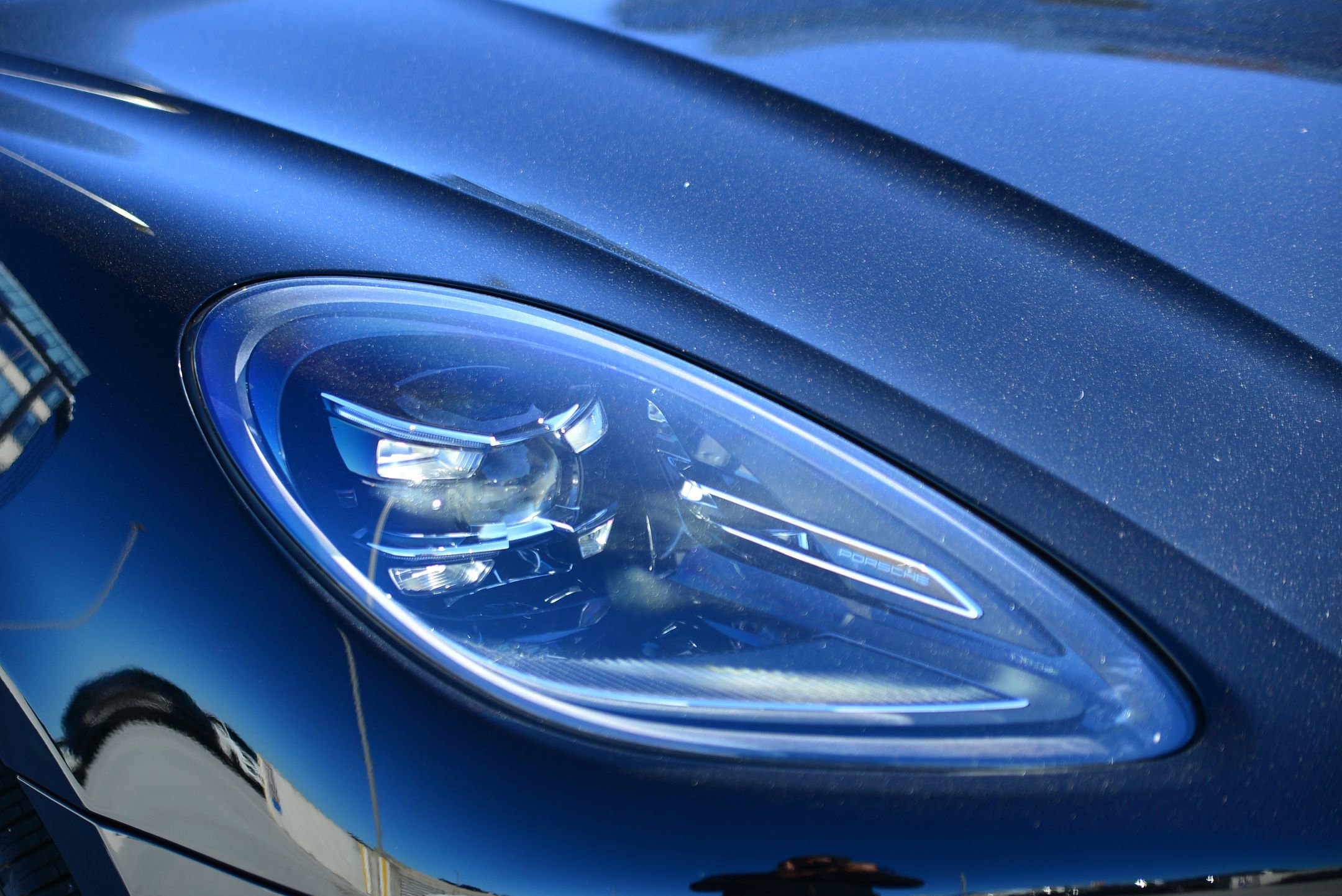 Certified 2025 Porsche Macan image 12