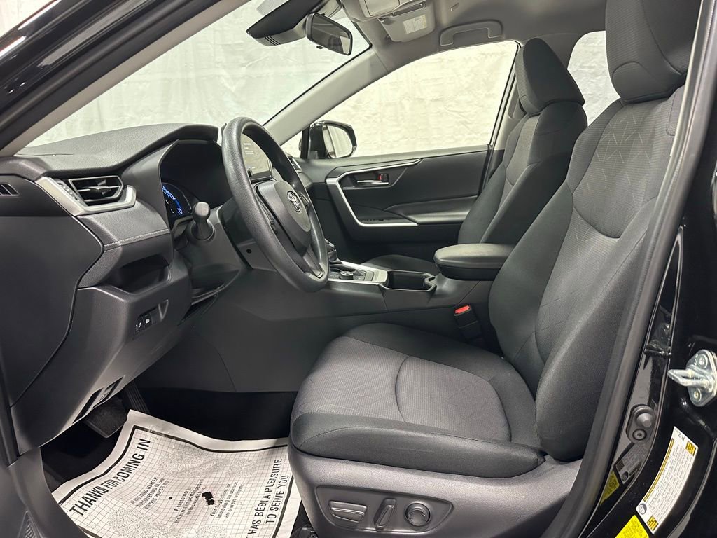 Used 2025 Toyota RAV4 XLE image 14