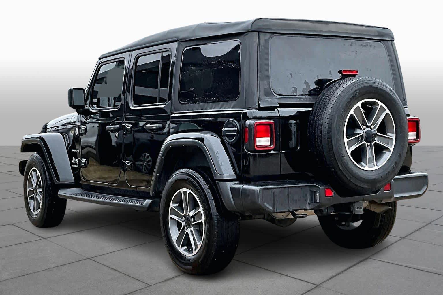 Certified 2023 Jeep Wrangler Unlimited Sahara AWD/4WD image 9