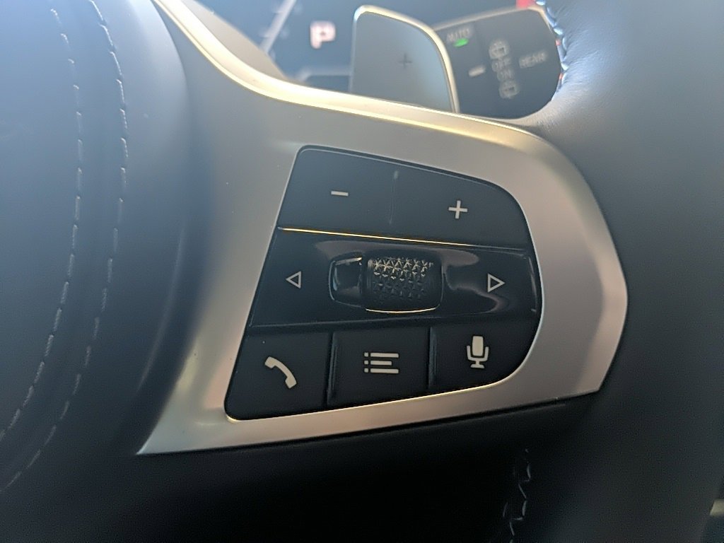 Used 2024 BMW X7 M60i w/ Executive Package image 25