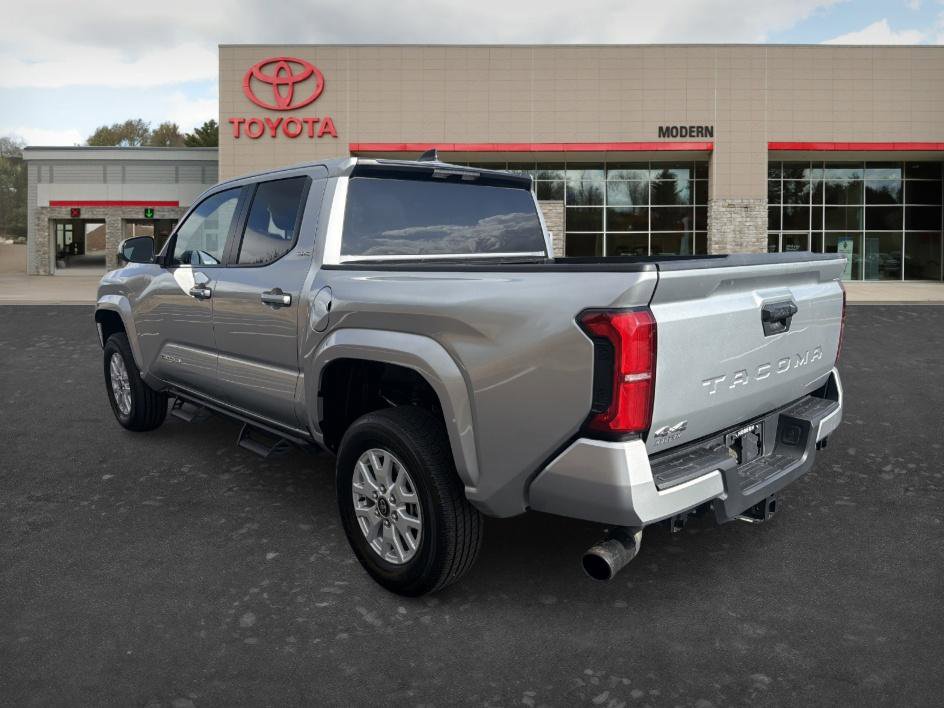 Certified 2024 Toyota Tacoma SR5 AWD/4WD image 6
