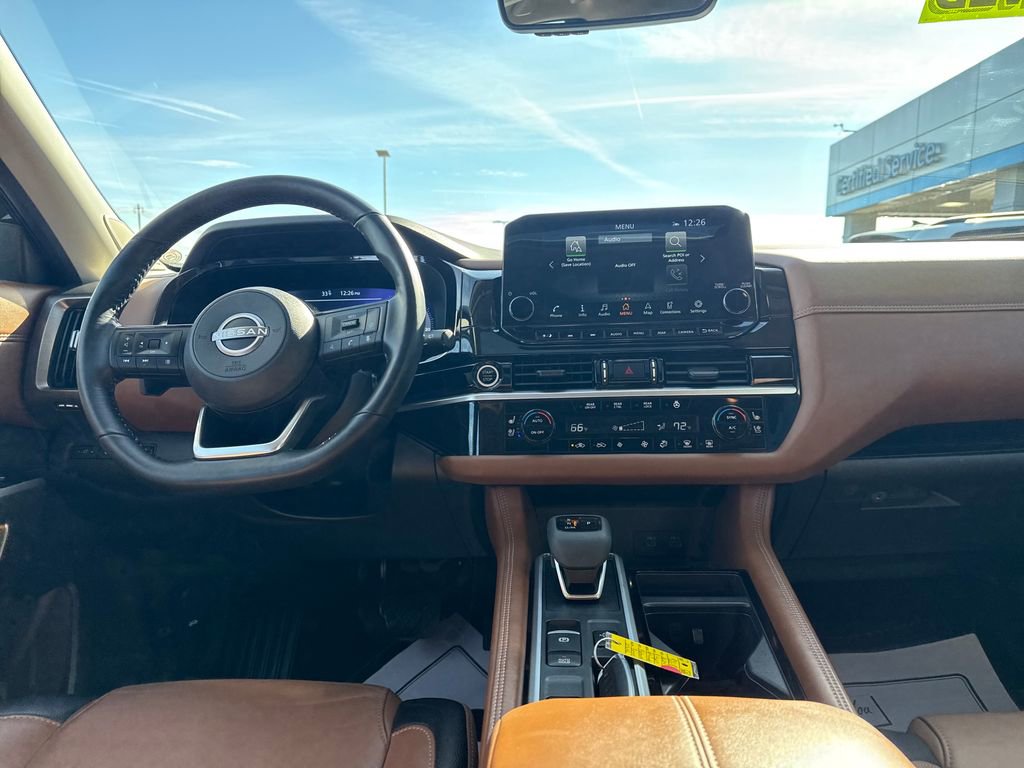Used 2024 Nissan Pathfinder Platinum w/ Black Appearance Package image 15