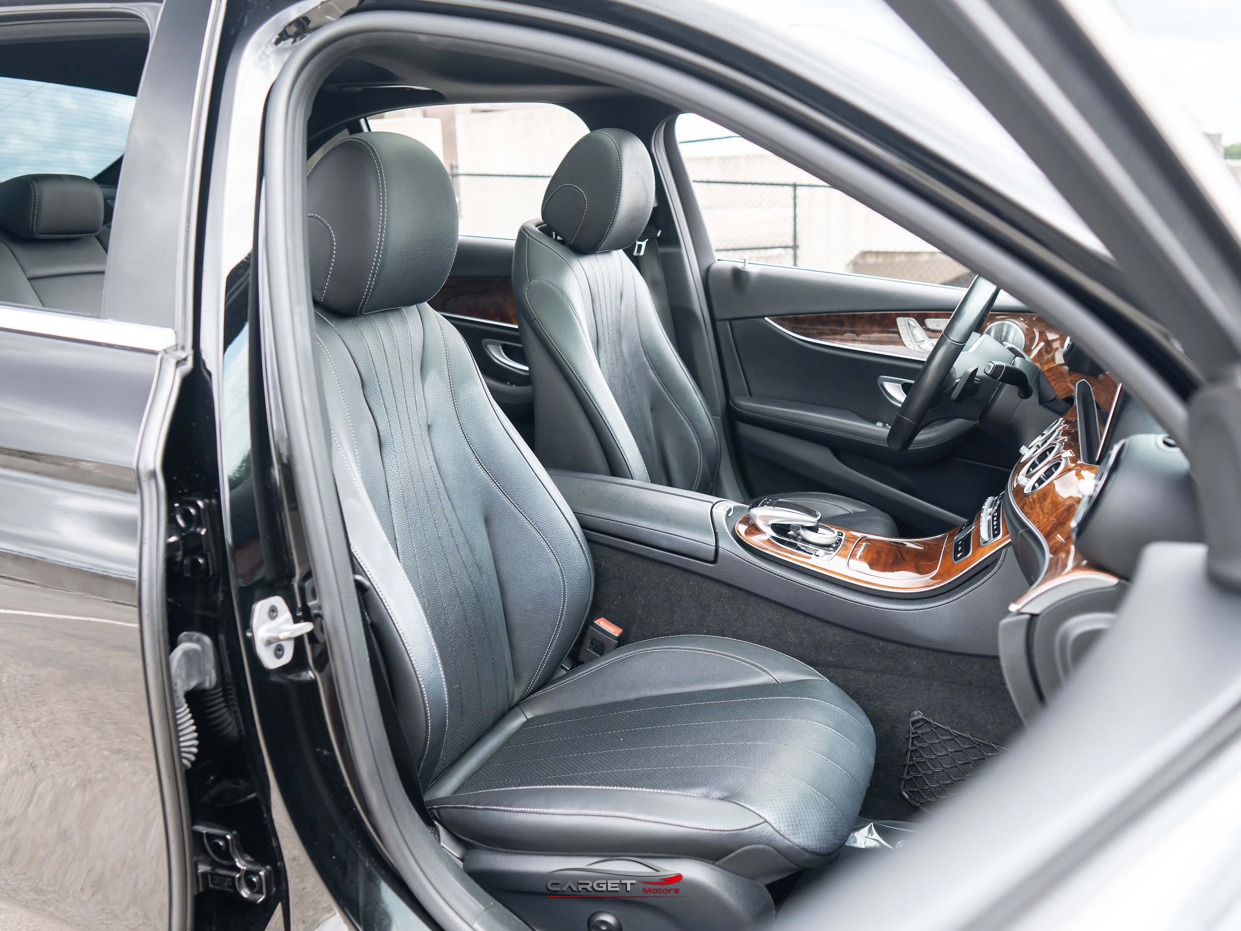Used 2019 Mercedes-Benz E 300 4MATIC w/ Premium 1 Package image 15