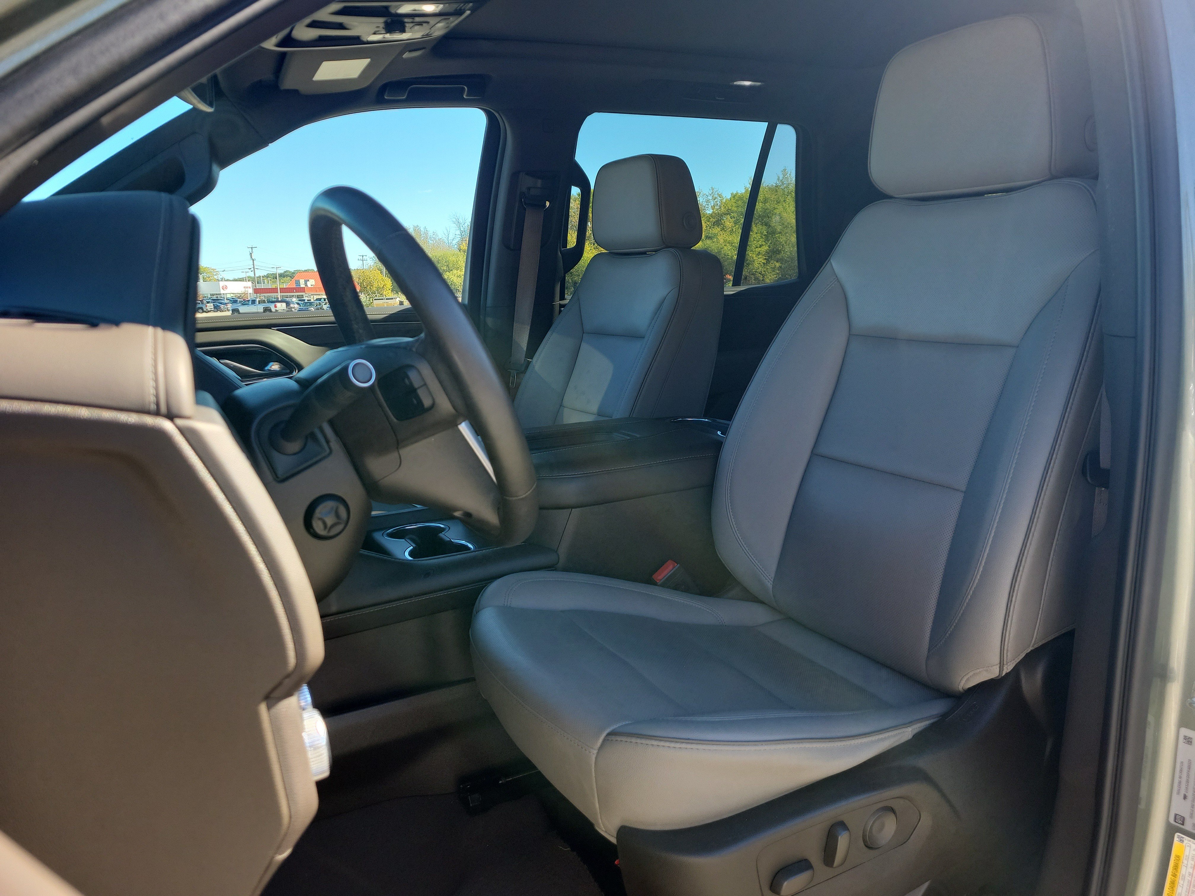 Used 2023 GMC Yukon SLT w/ SLT Premium Package AWD/4WD image 14