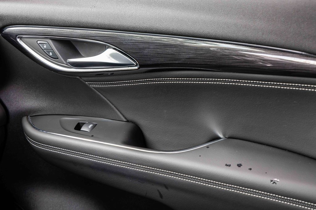 Used 2023 Buick Envision Essence image 16