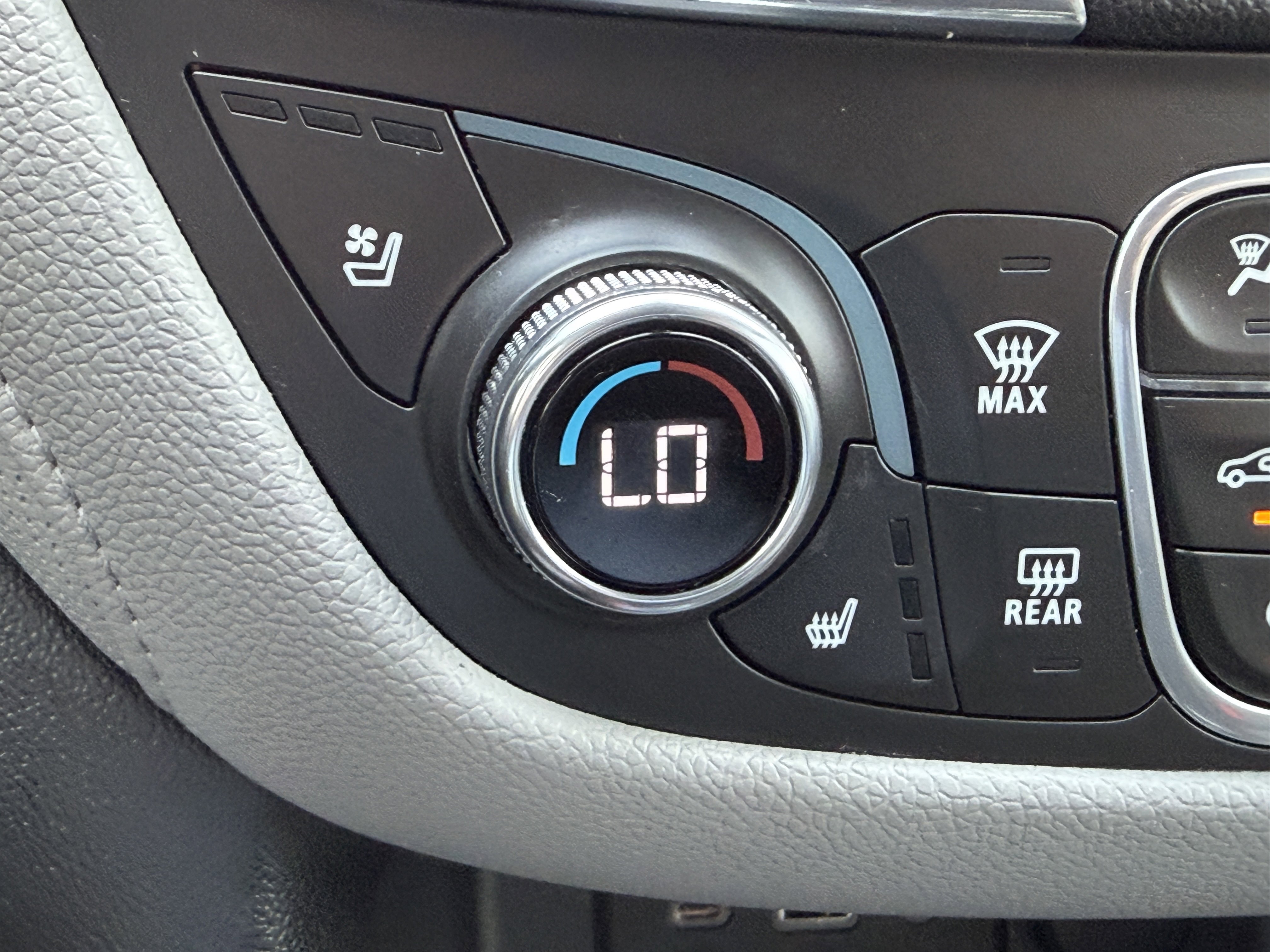 Used 2020 Chevrolet Equinox Premier image 24