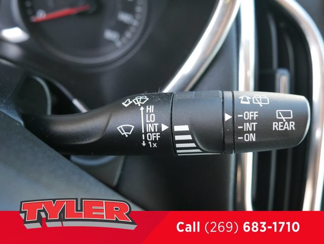 Used 2020 Chevrolet Equinox LT w/ Driver Convenience Package FWD image 26
