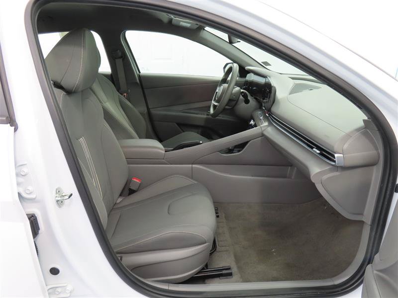 Used 2024 Hyundai Elantra SEL FWD image 34