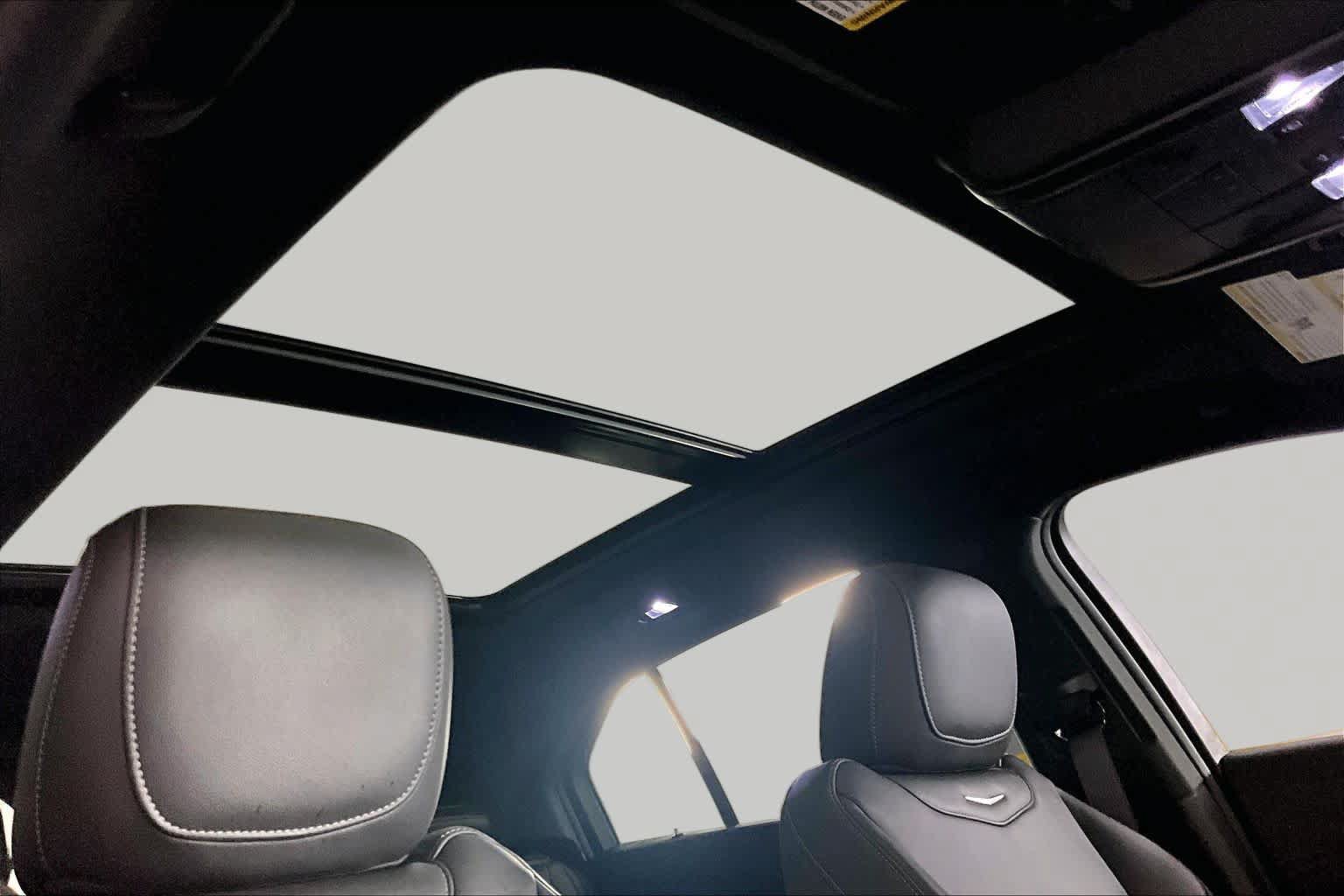 Certified 2023 Cadillac XT4 Luxury w/ Cold Weather Package FWD image 13