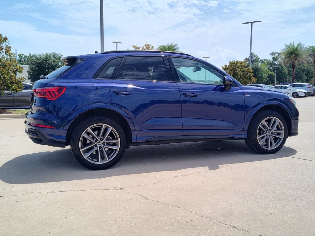 Certified 2025 Audi Q3 2.0T Premium w/ Convenience Package AWD/4WD image 13