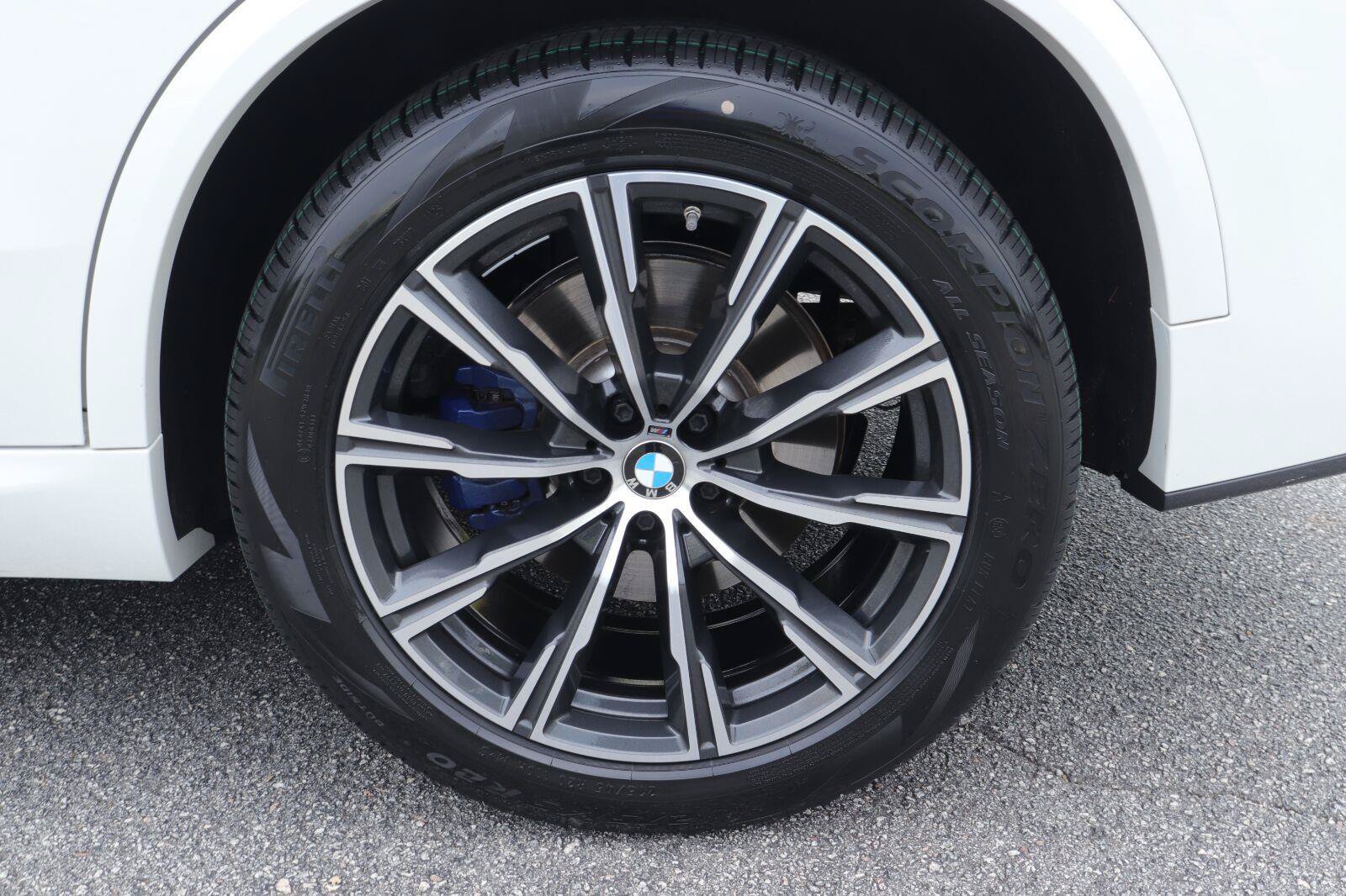 Used 2024 BMW X5 xDrive40i w/ M Sport Package AWD/4WD image 46