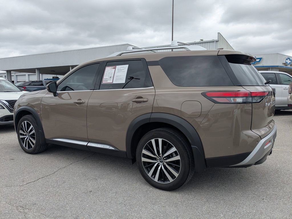 Used 2024 Nissan Pathfinder Platinum w/ Cargo Package image 5