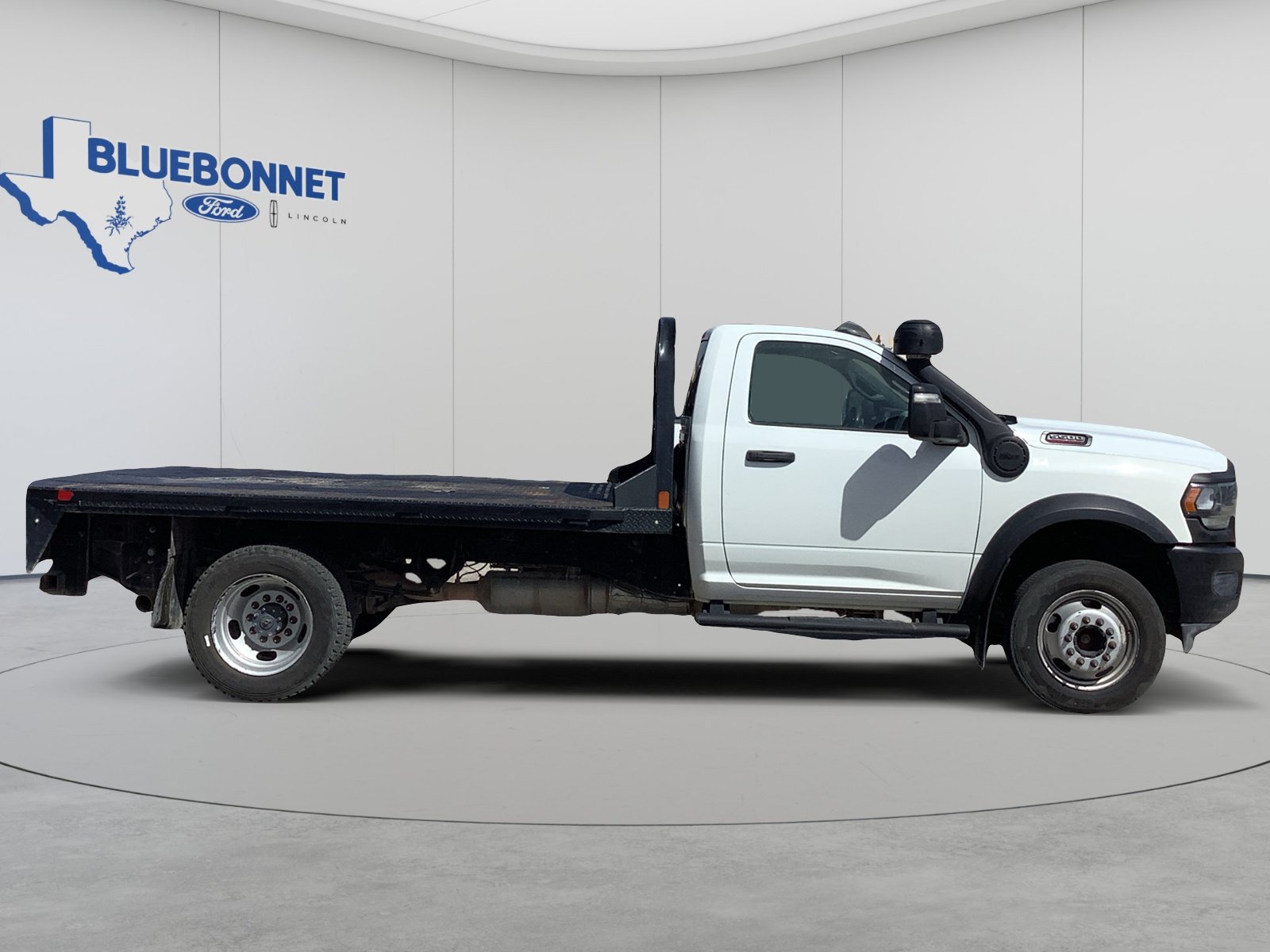 Used 2023 RAM 5500 Tradesman AWD/4WD image 3