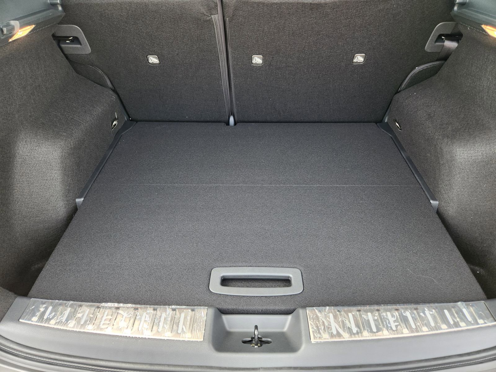 New 2026 Nissan Kicks SR w/ Illumination Package image 29