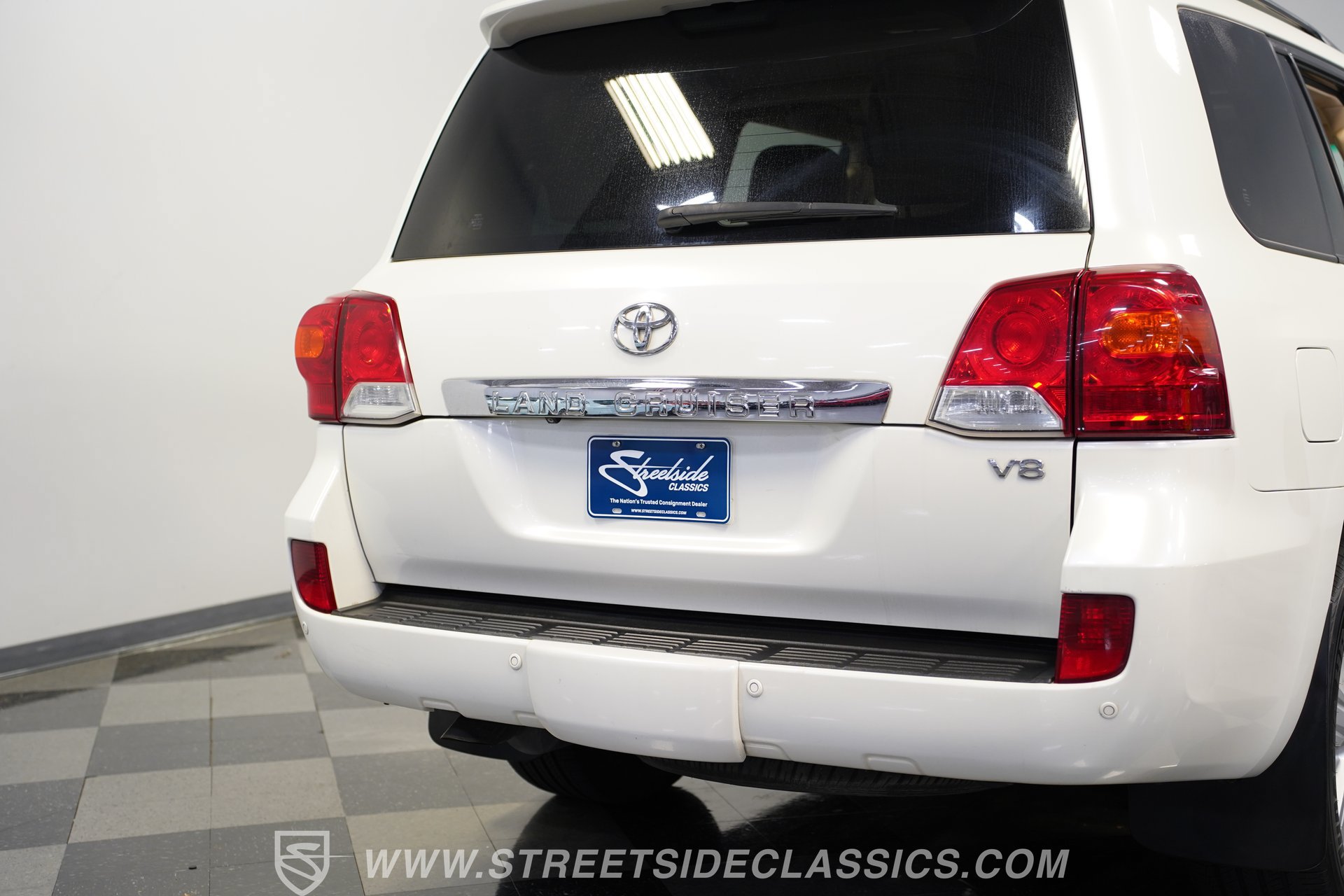 Used 2013 Toyota Land Cruiser AWD/4WD image 26