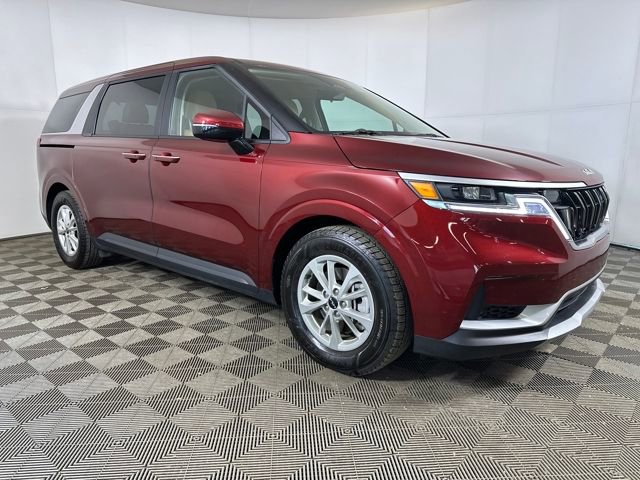 Used 2023 Kia Carnival LX image 2