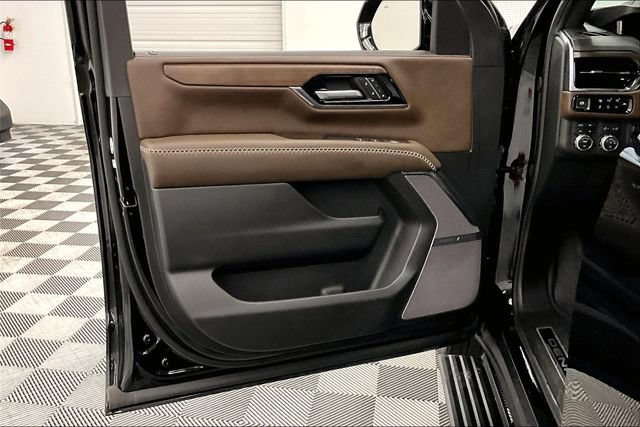 Used 2025 GMC Yukon XL Denali Ultimate w/ LPO, Floor Liner Package AWD/4WD image 21
