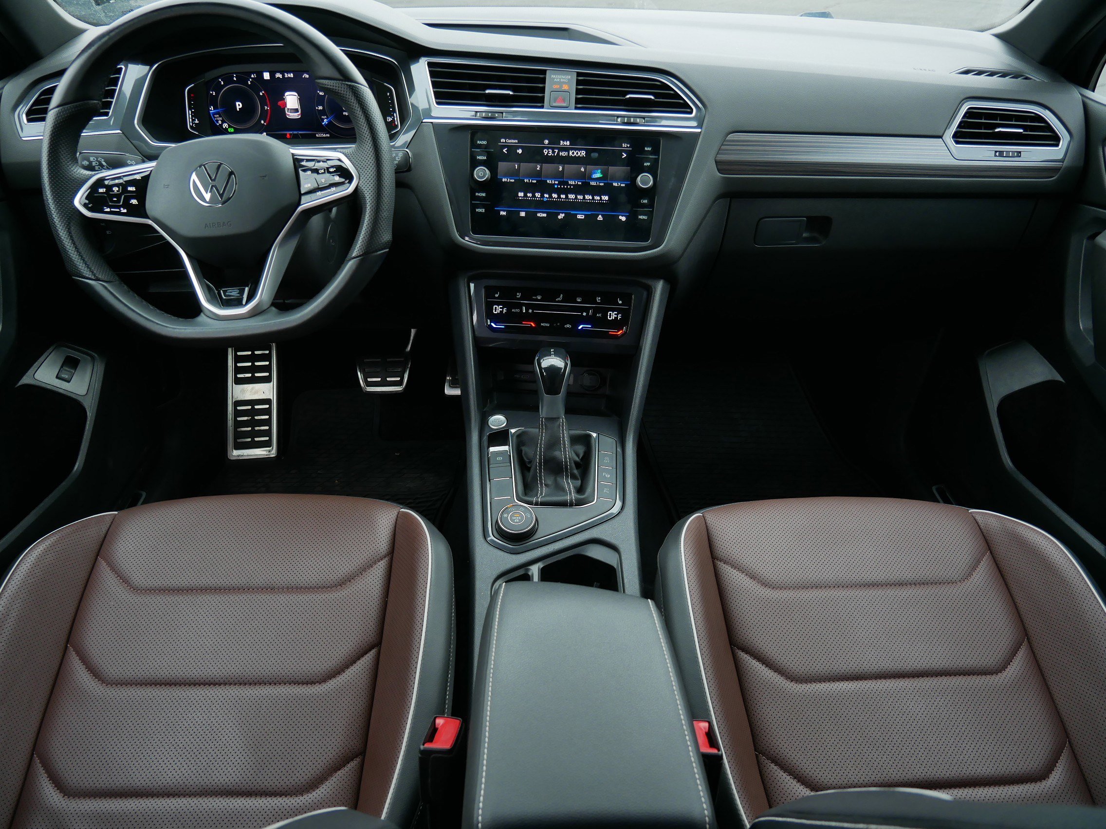 Used 2022 Volkswagen Tiguan SEL R-Line image 10