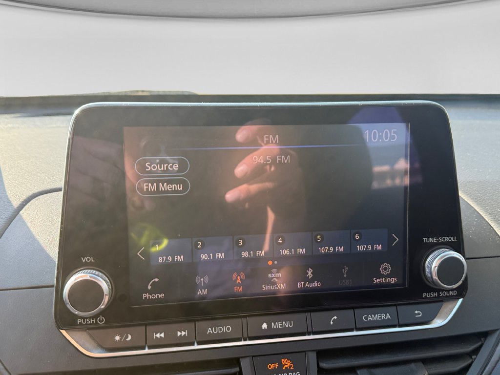 Used 2024 Nissan Altima 2.5 SV FWD image 19