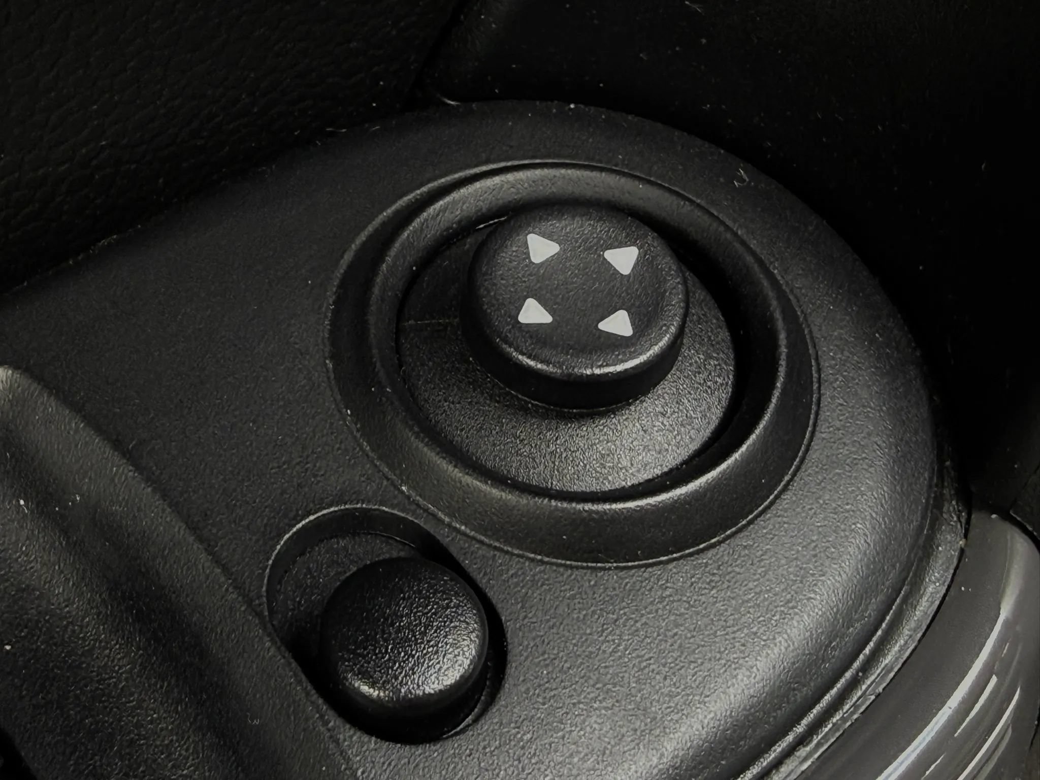 Used 2018 MINI Cooper 4-Door Hardtop FWD image 40