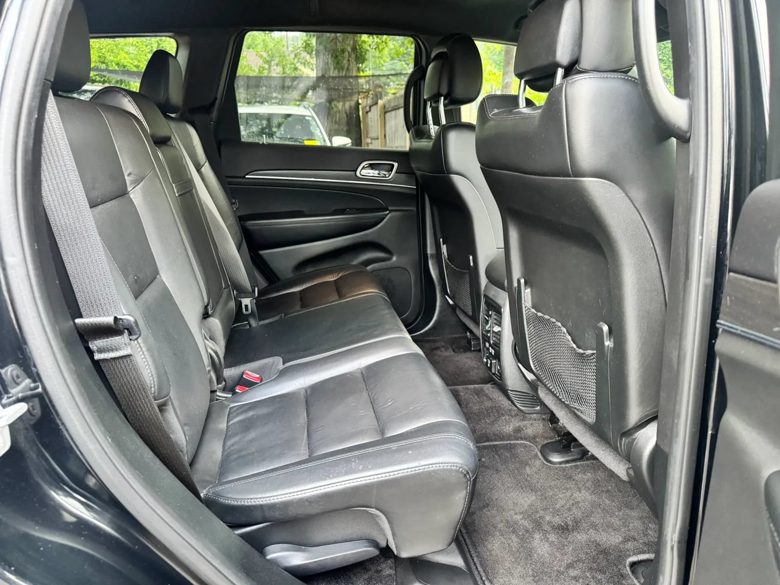 Used 2018 Jeep Grand Cherokee Limited AWD/4WD image 9