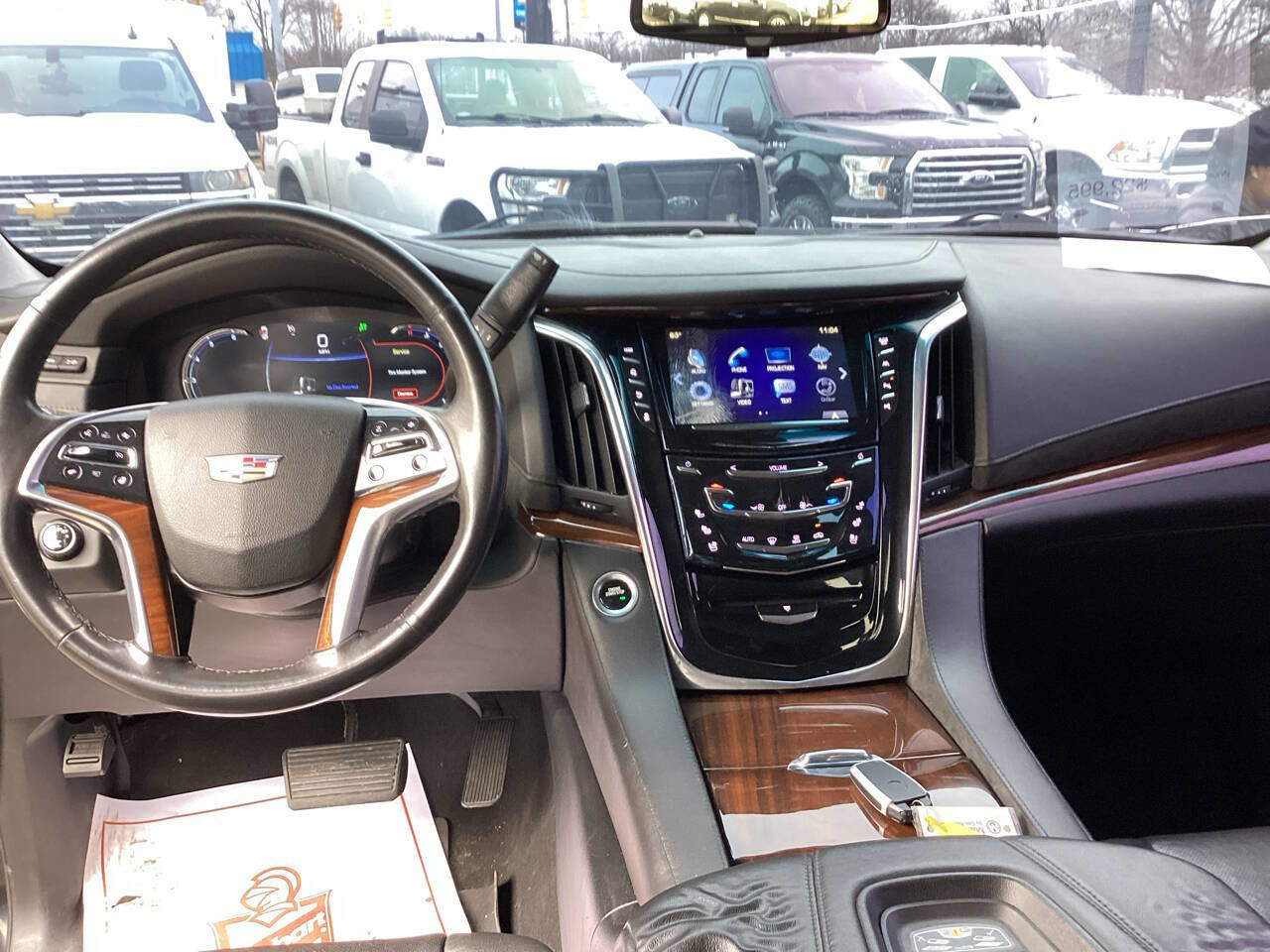 Used 2017 Cadillac Escalade ESV Luxury AWD/4WD image 36