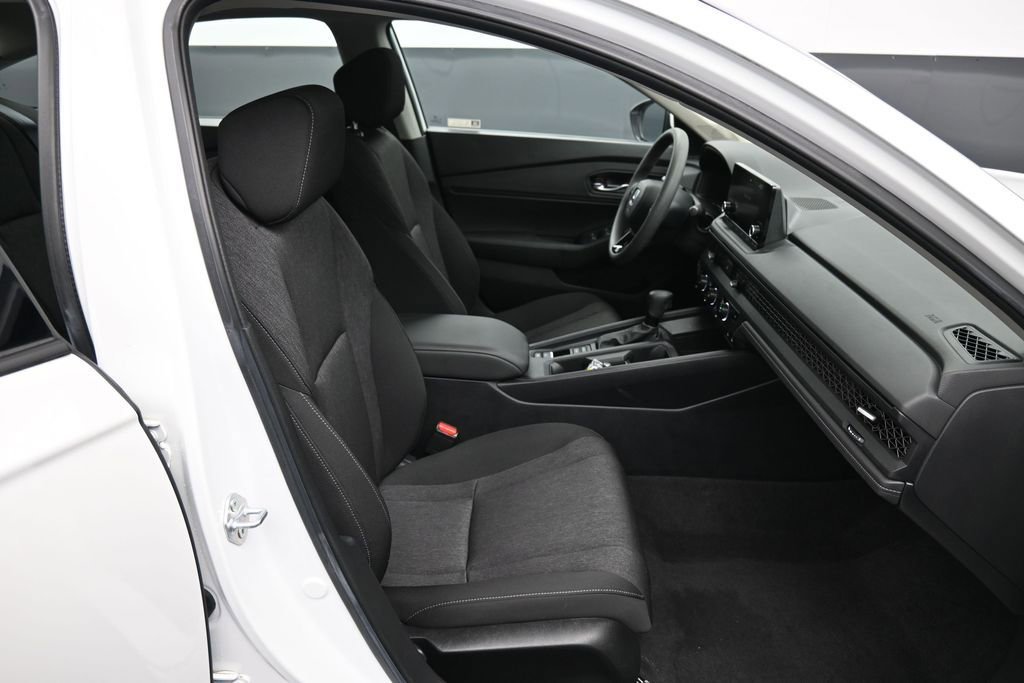 Used 2023 Honda Accord EX image 25