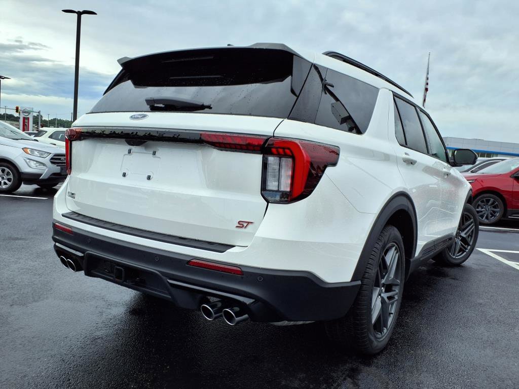 Used 2025 Ford Explorer ST image 37