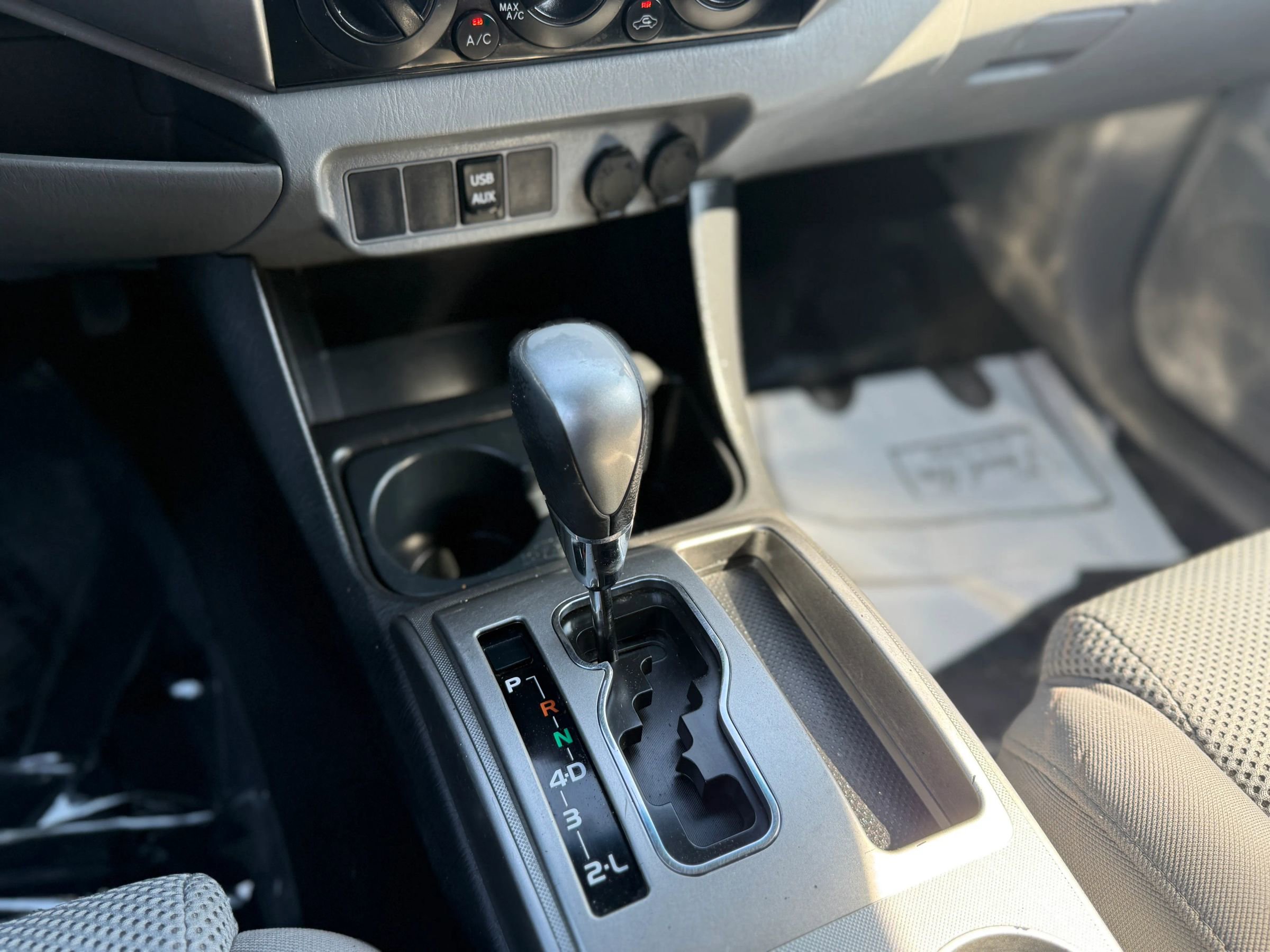 Used 2015 Toyota Tacoma 4x4 Access Cab V6 w/ TRD Sport Package image 30
