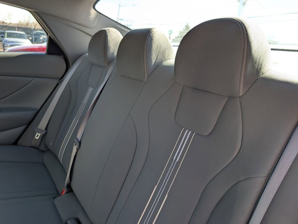 Used 2024 Hyundai Elantra SEL image 14