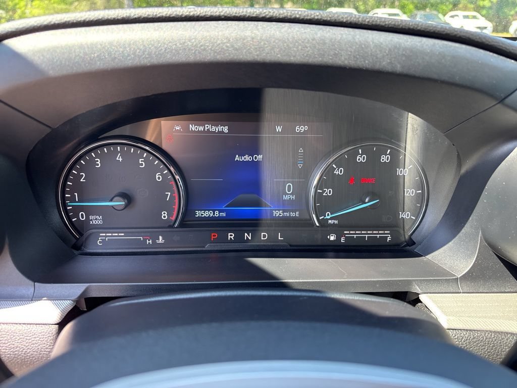 Used 2023 Ford Explorer XLT w/ Equipment Group 202A AWD/4WD image 17