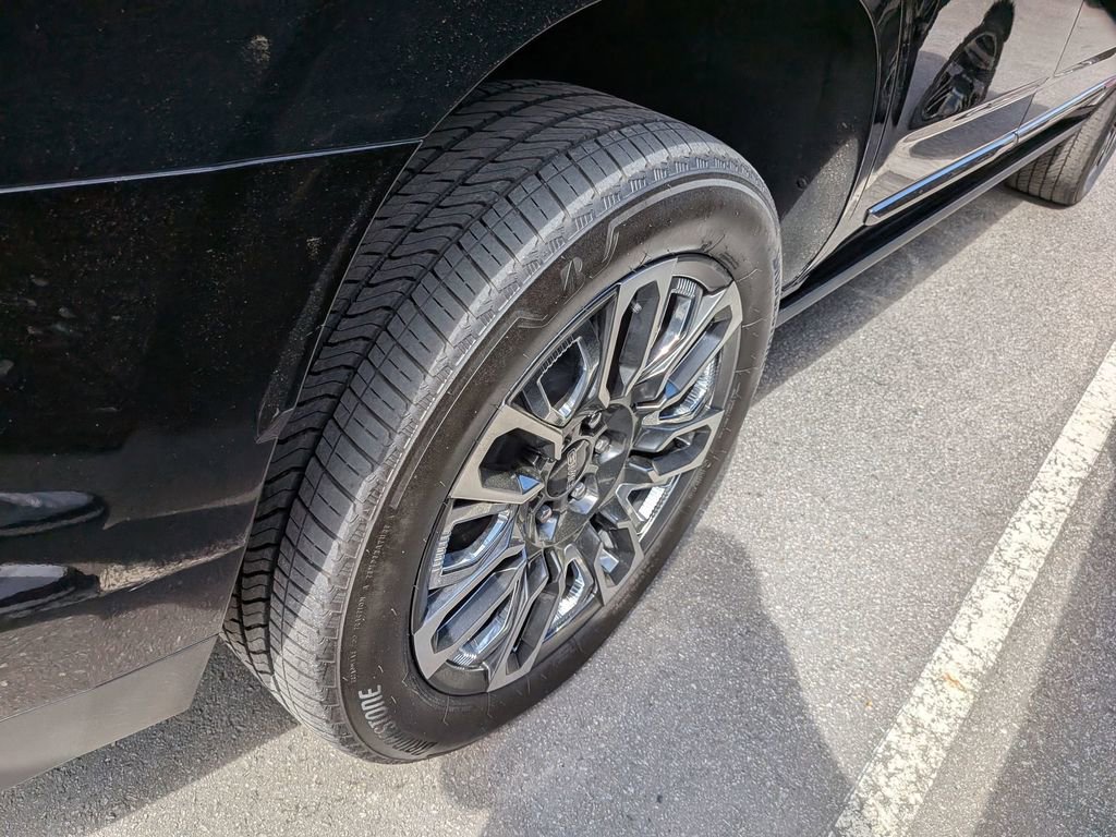 Certified 2024 GMC Yukon Denali Ultimate image 10