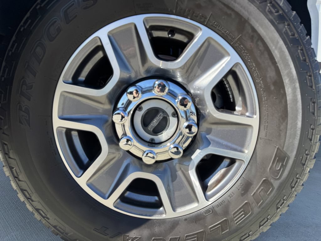 Used 2024 Ford F250 Lariat AWD/4WD image 9