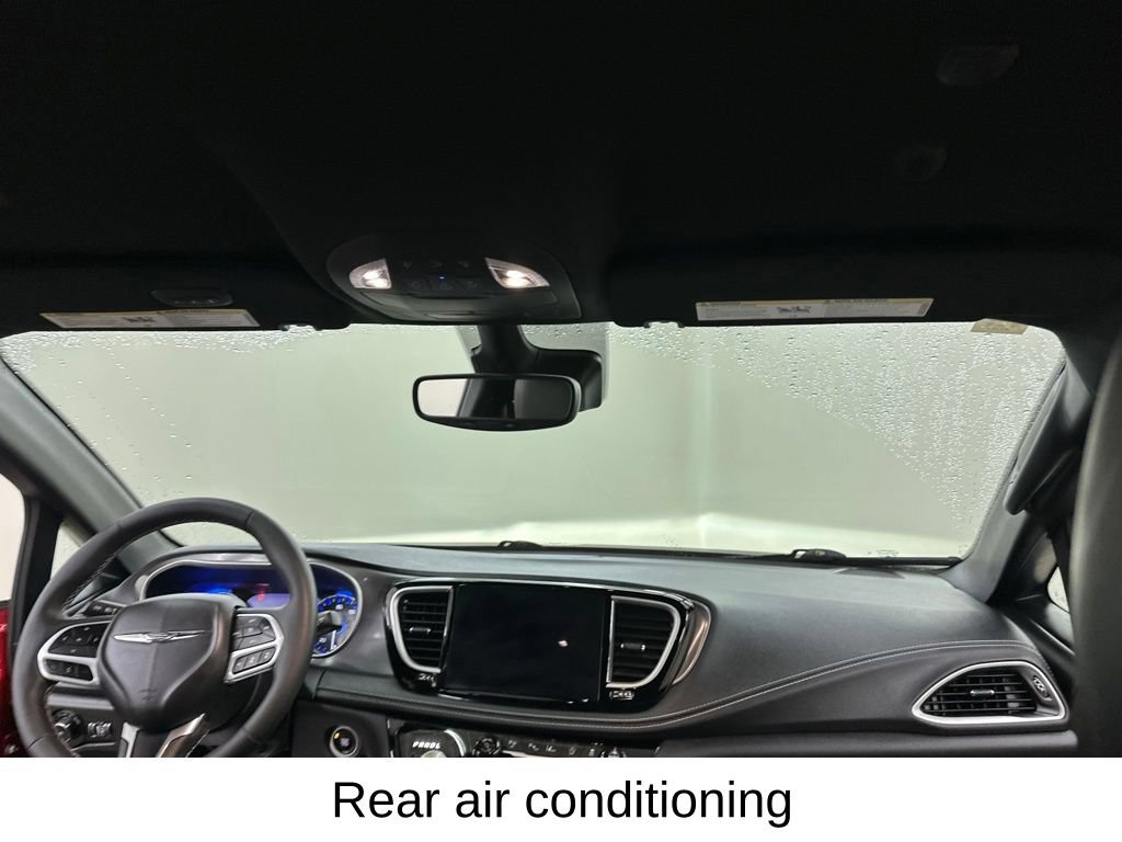 Used 2025 Chrysler Pacifica Select FWD image 23