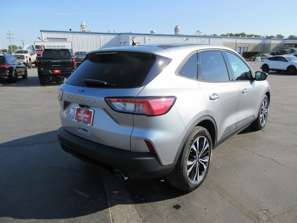 Used 2021 Ford Escape SE w/ SE Sport Appearance Package FWD image 4