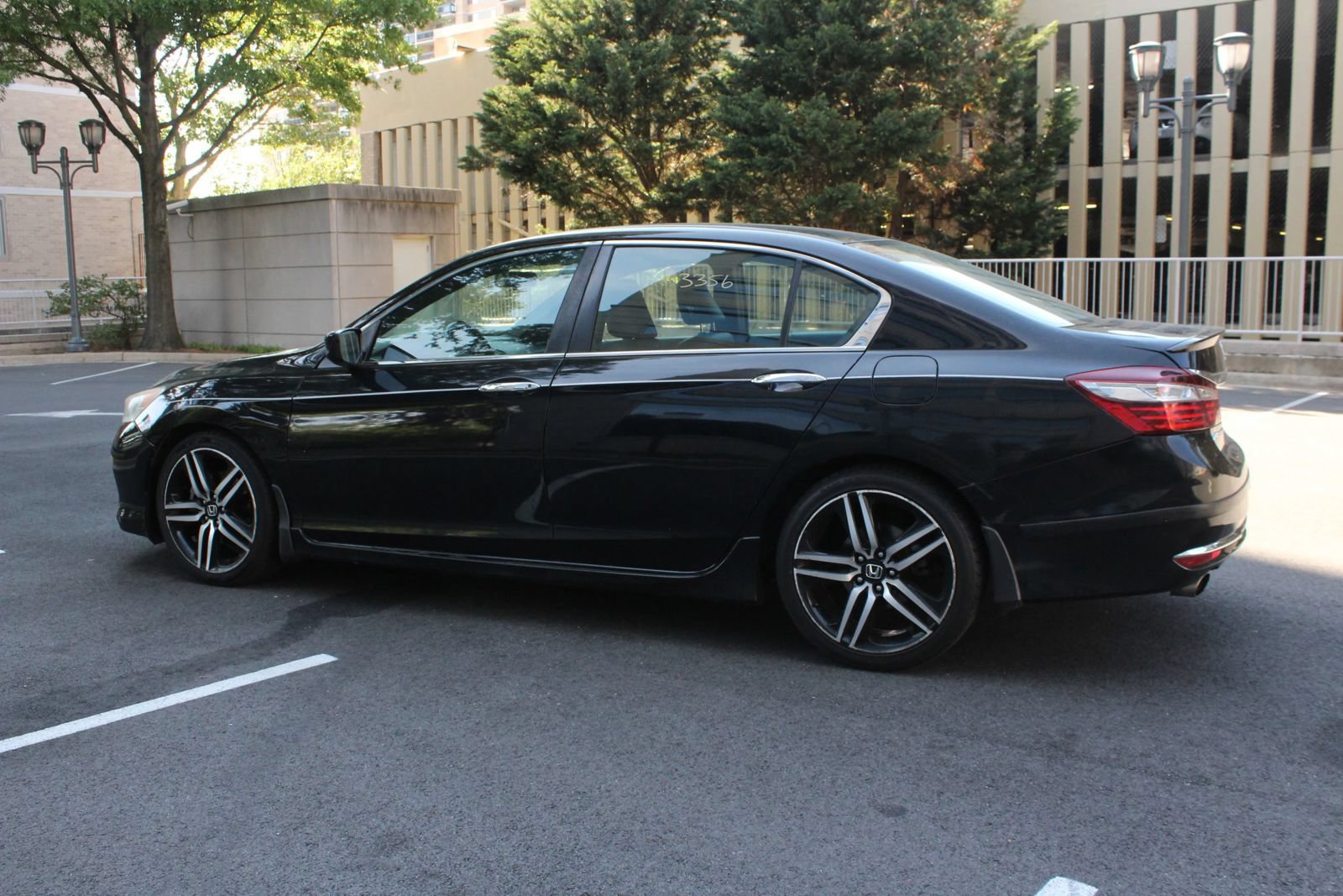 Used 2017 Honda Accord Sport Special Edition image 9