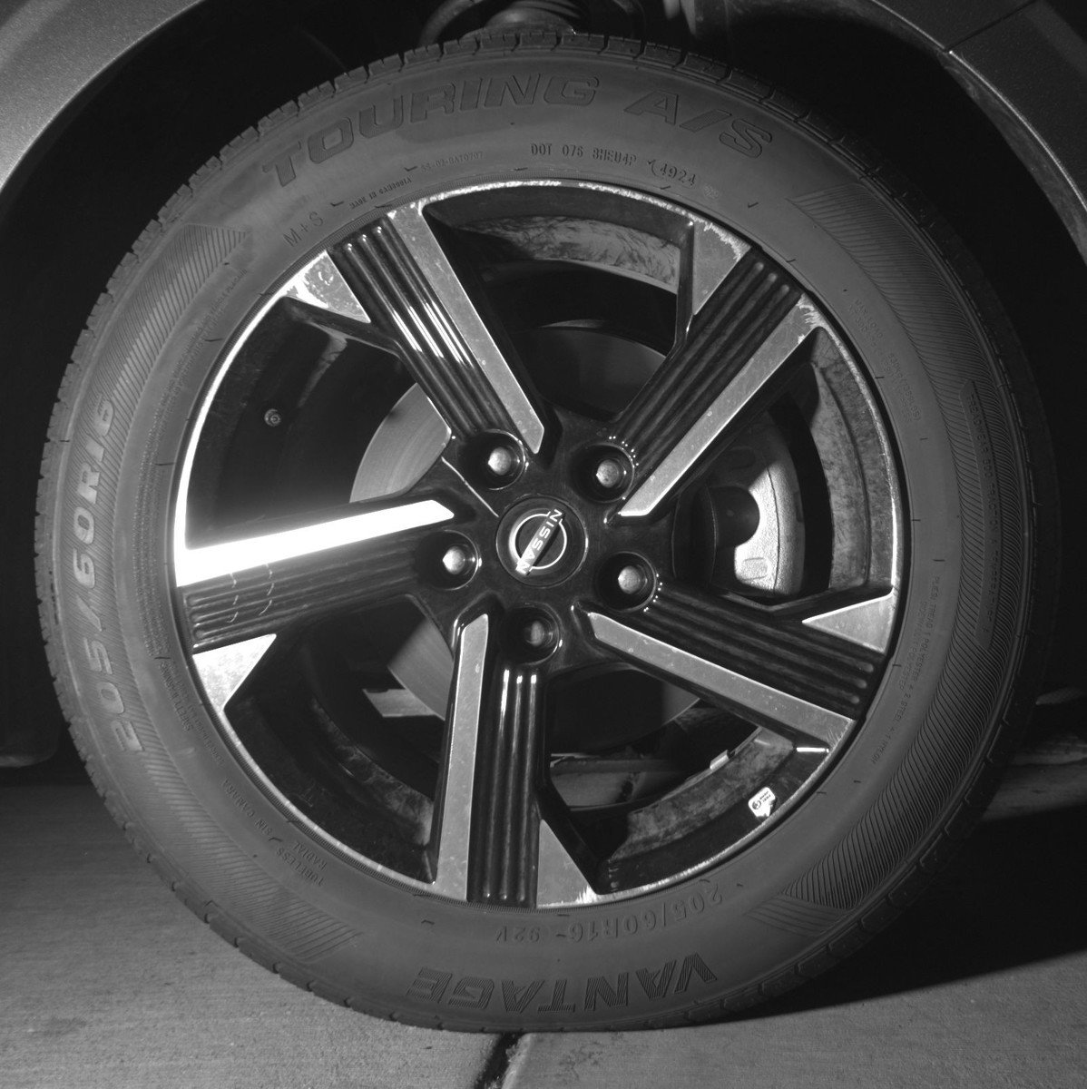 Used 2025 Nissan Sentra SV FWD image 13