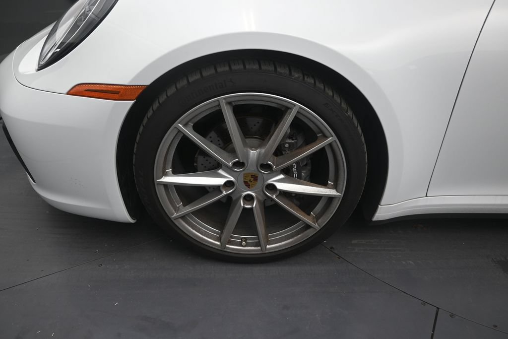 Used 2022 Porsche 911 Carrera RWD image 9