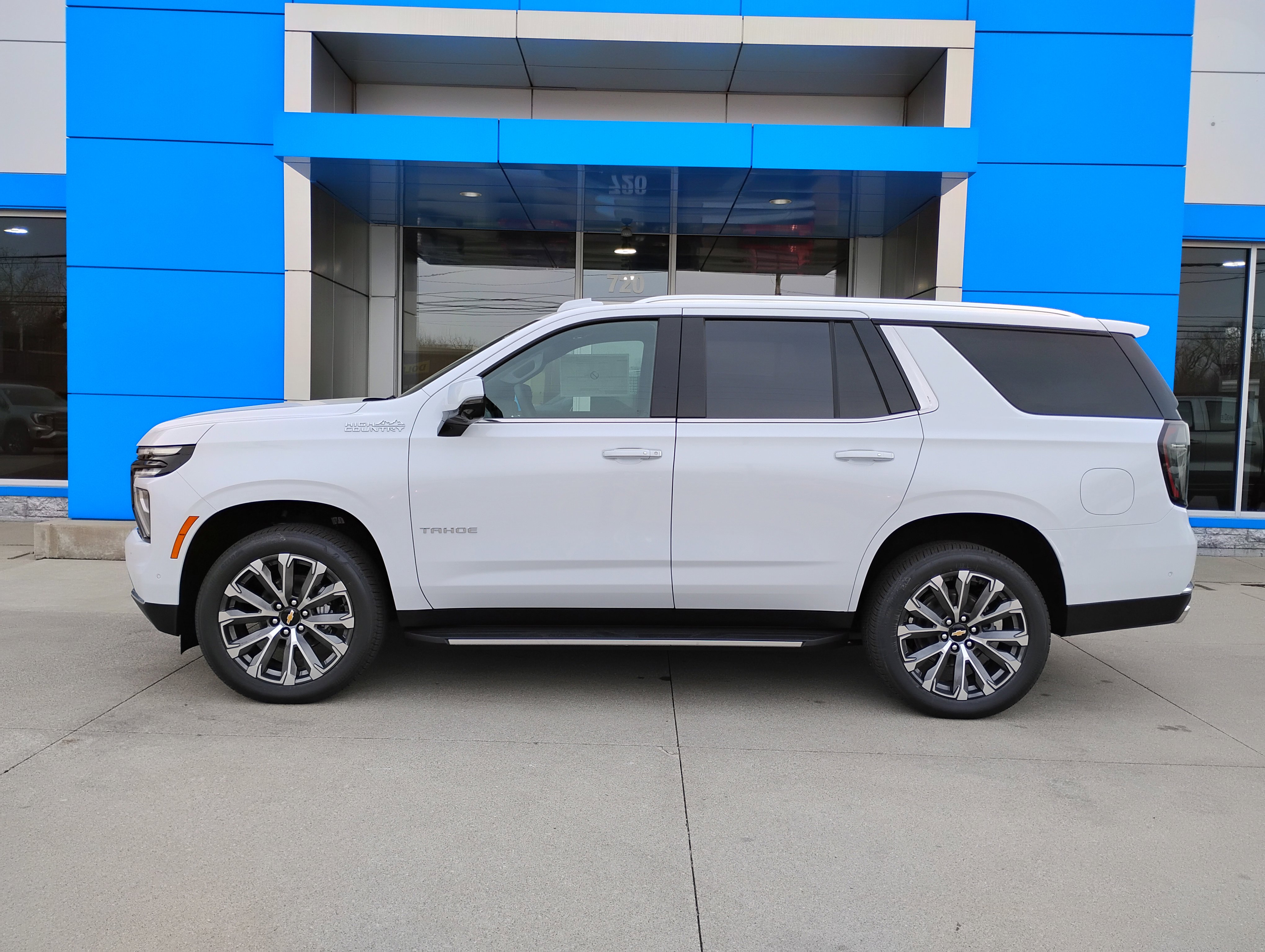 New 2026 Chevrolet Tahoe High Country w/ Sun And Tow Package image 32