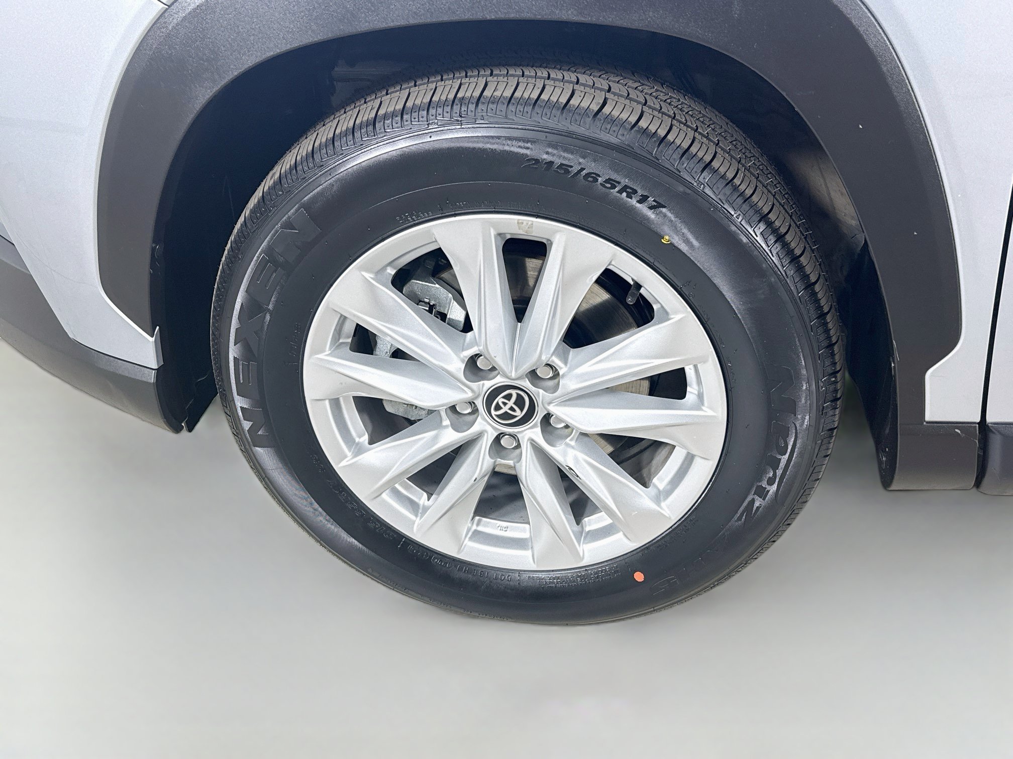Certified 2025 Toyota Corolla Cross LE FWD image 31