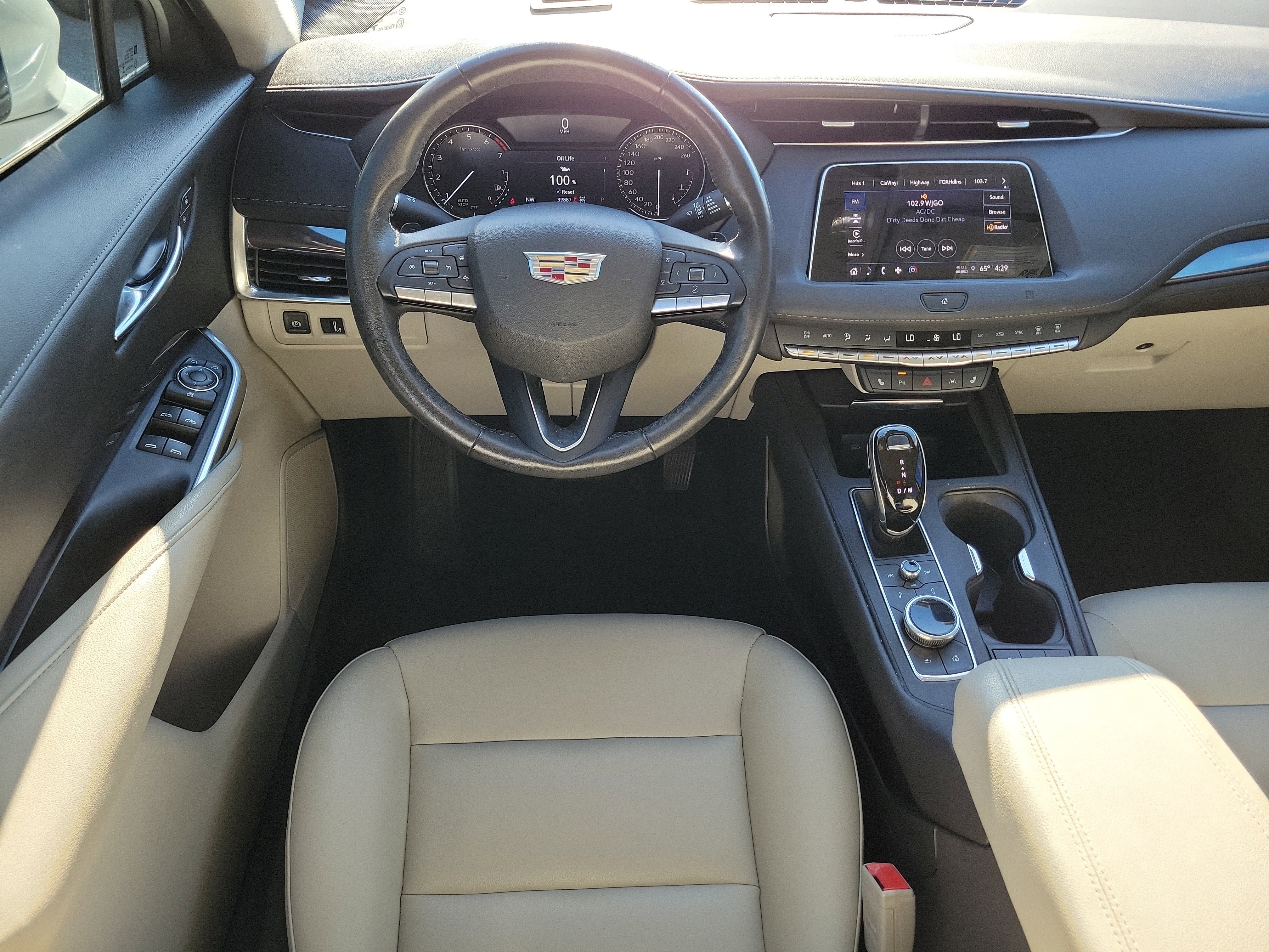 Used 2021 Cadillac XT4 Luxury w/ Driver Awareness Package image 21