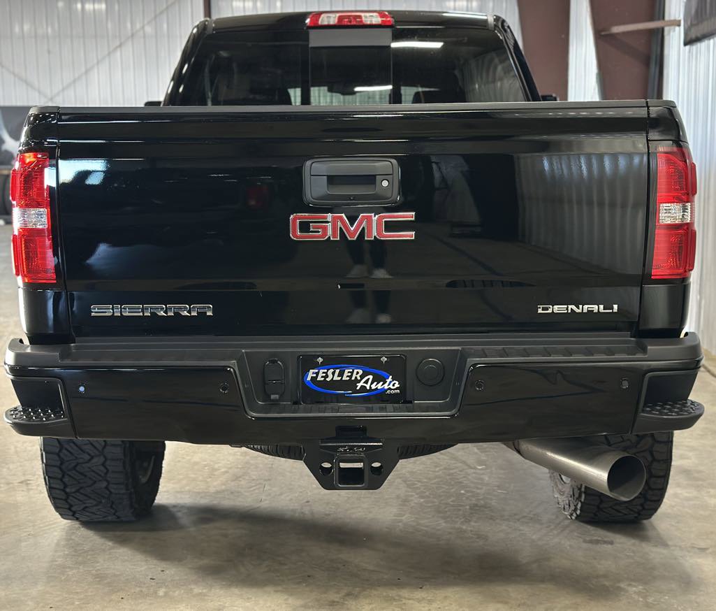 Used 2017 GMC Sierra 2500 Denali w/ Duramax Plus Package image 27