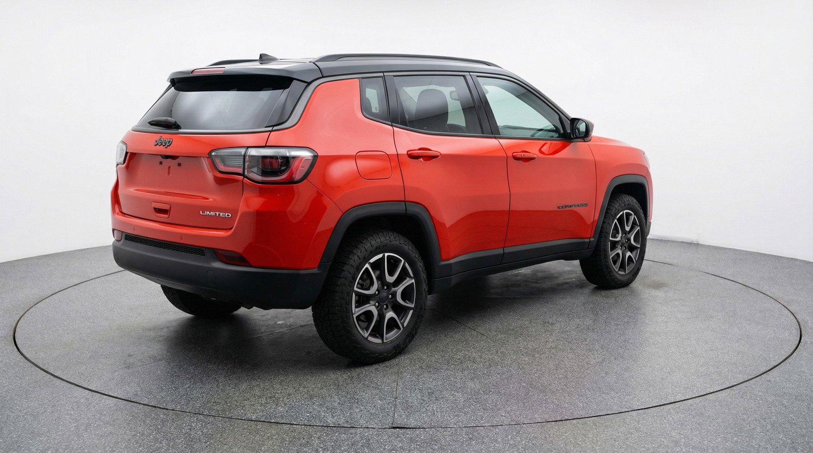 Used 2025 Jeep Compass Trailhawk AWD/4WD image 9
