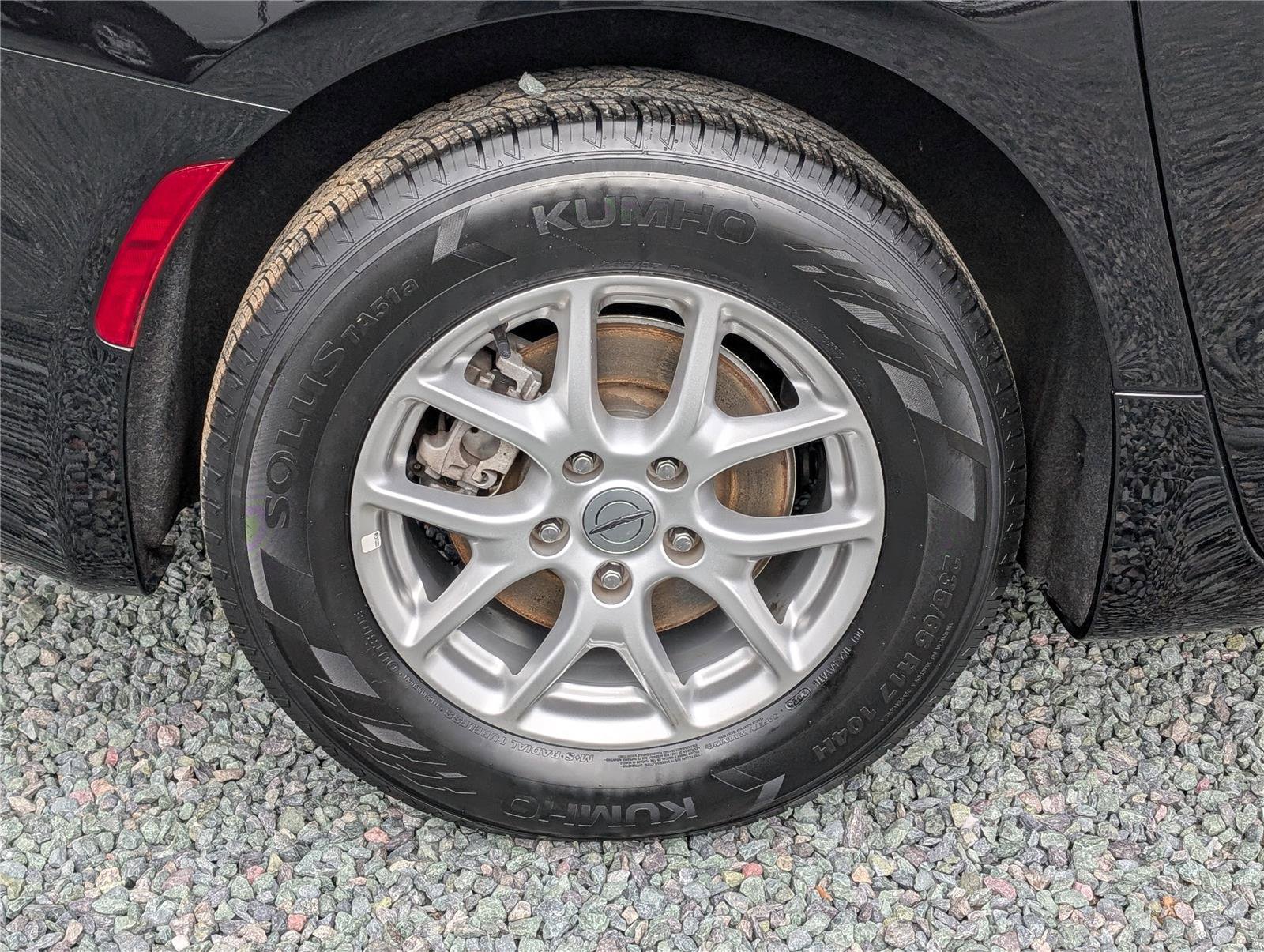 Used 2024 Chrysler Pacifica Touring-L image 9