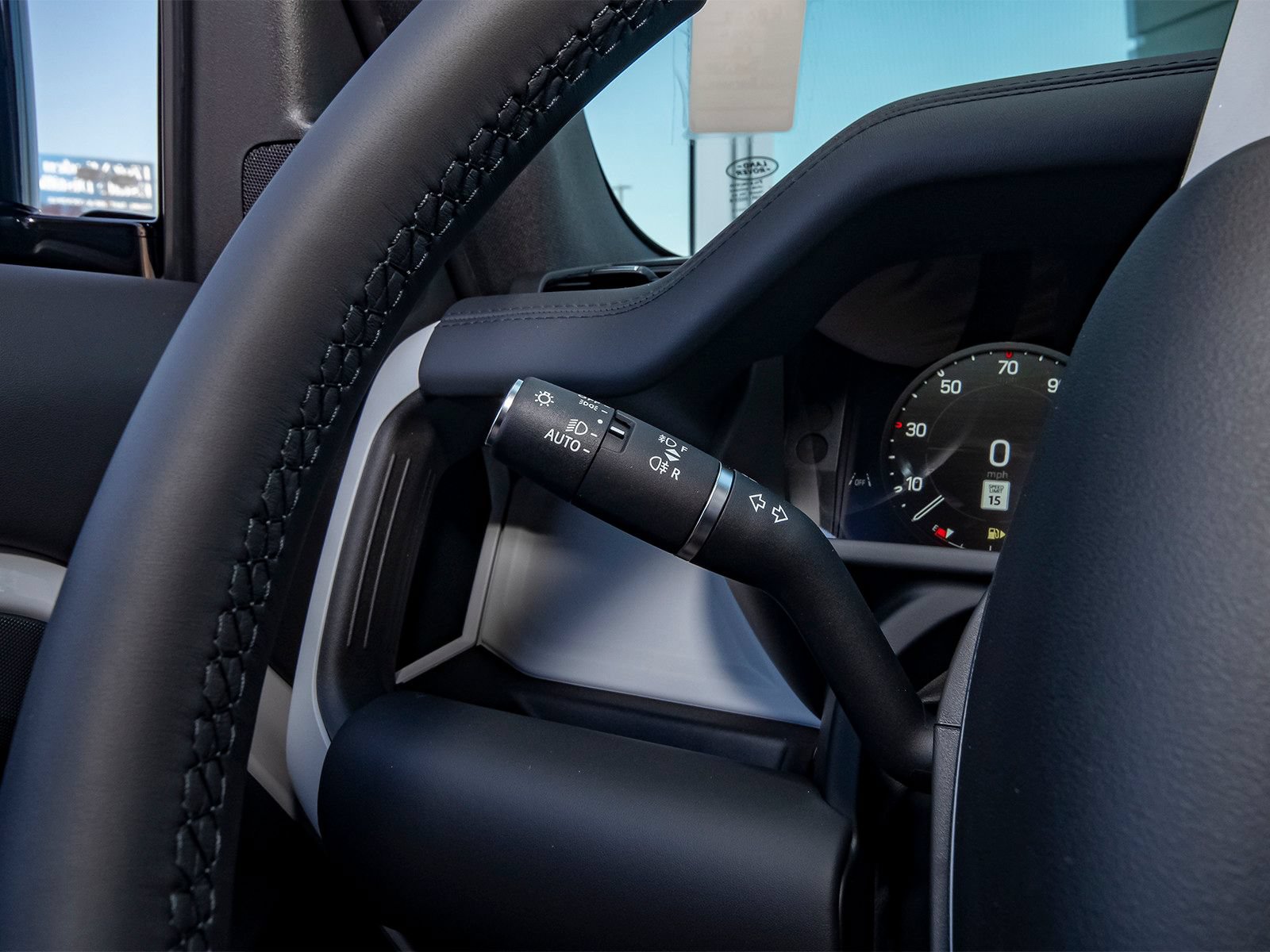 New 2026 Land Rover Defender 130 X-Dynamic SE AWD/4WD image 12