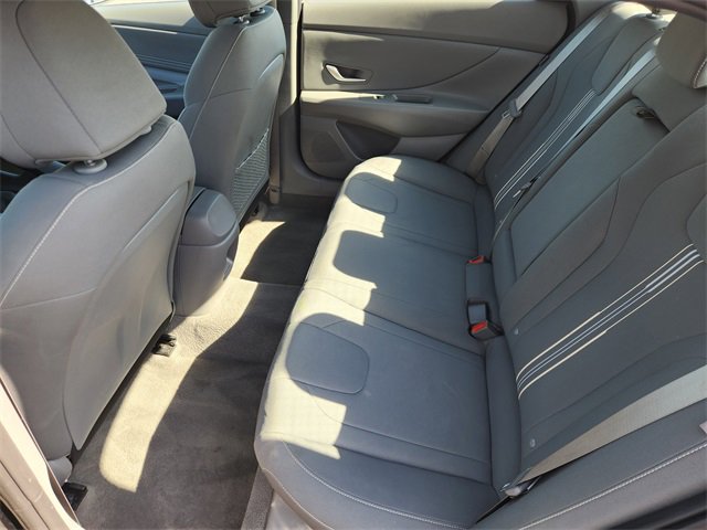 Used 2025 Hyundai Elantra SEL image 21