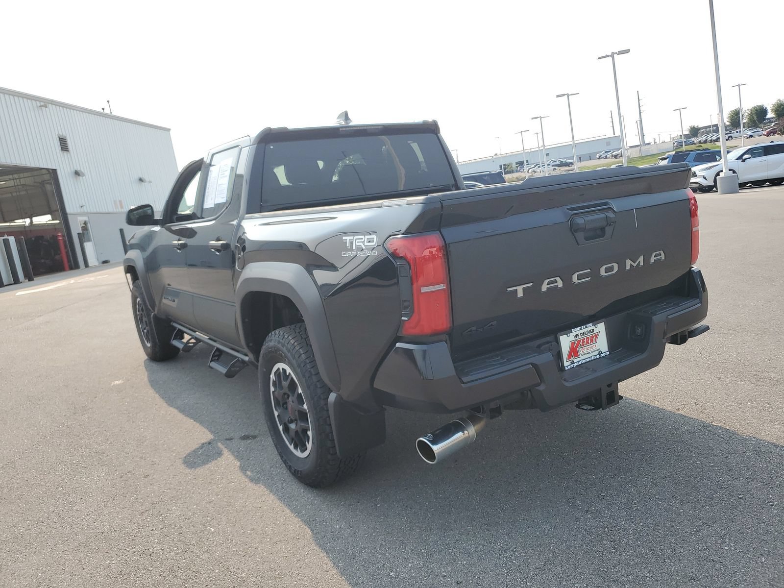 Used 2026 Toyota Tacoma TRD Off-Road AWD/4WD image 3